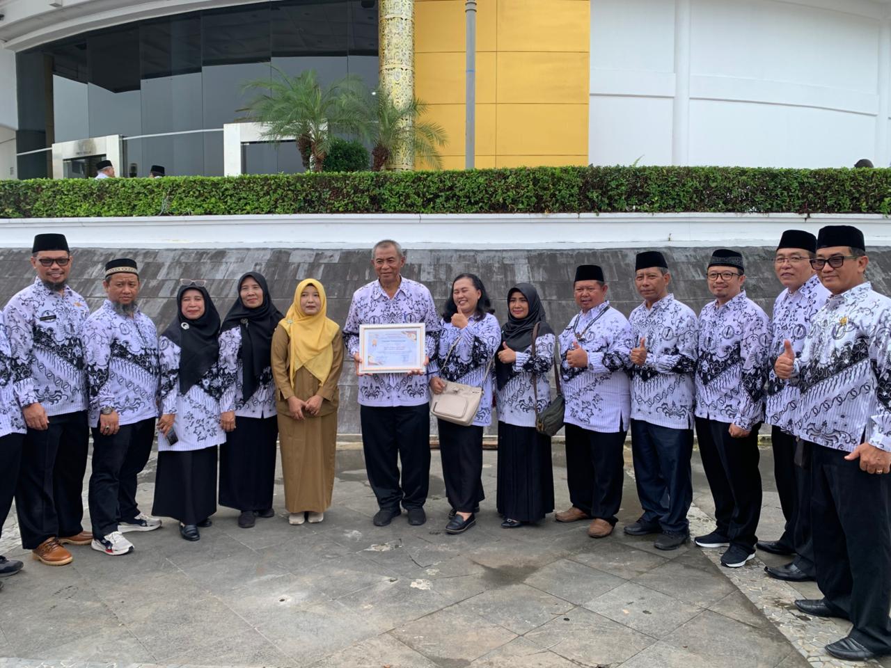  Suka Duka Imam Sujai 38 Tahun Menjadi Guru, Muridnya Kini Ada yang Berstatus Anggota Dewan 