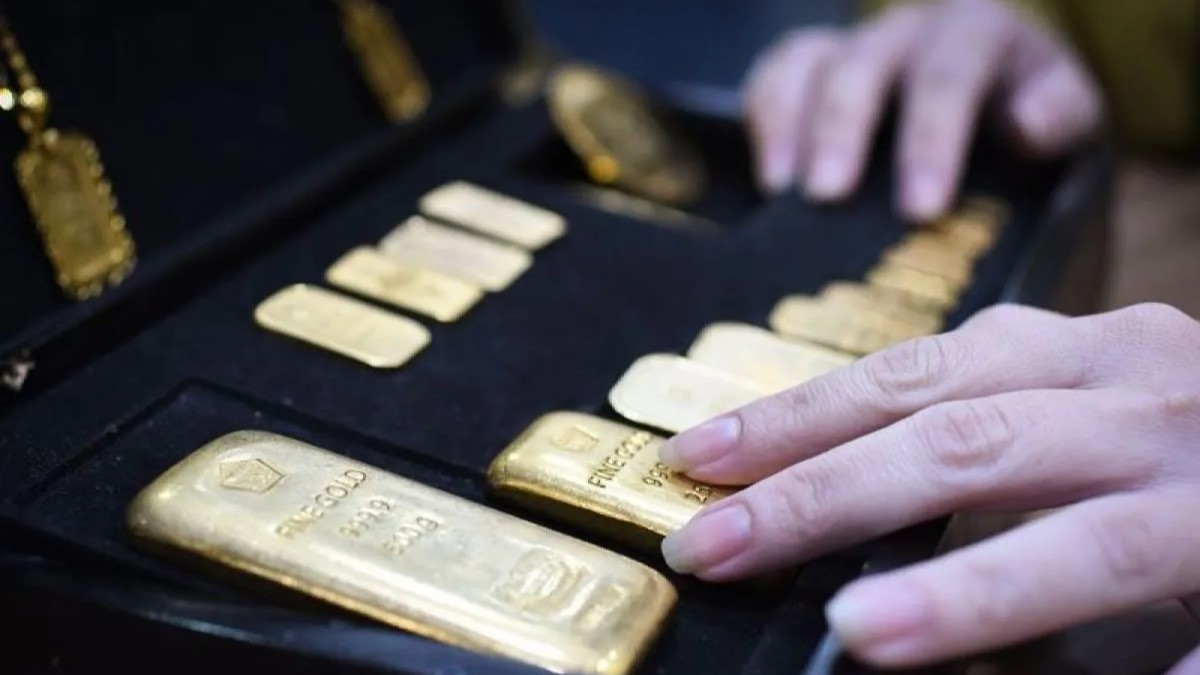 Sempat Melonjak, Harga Emas Antam Hari Ini Kembali Jatuh Rp20 Ribu per Gram