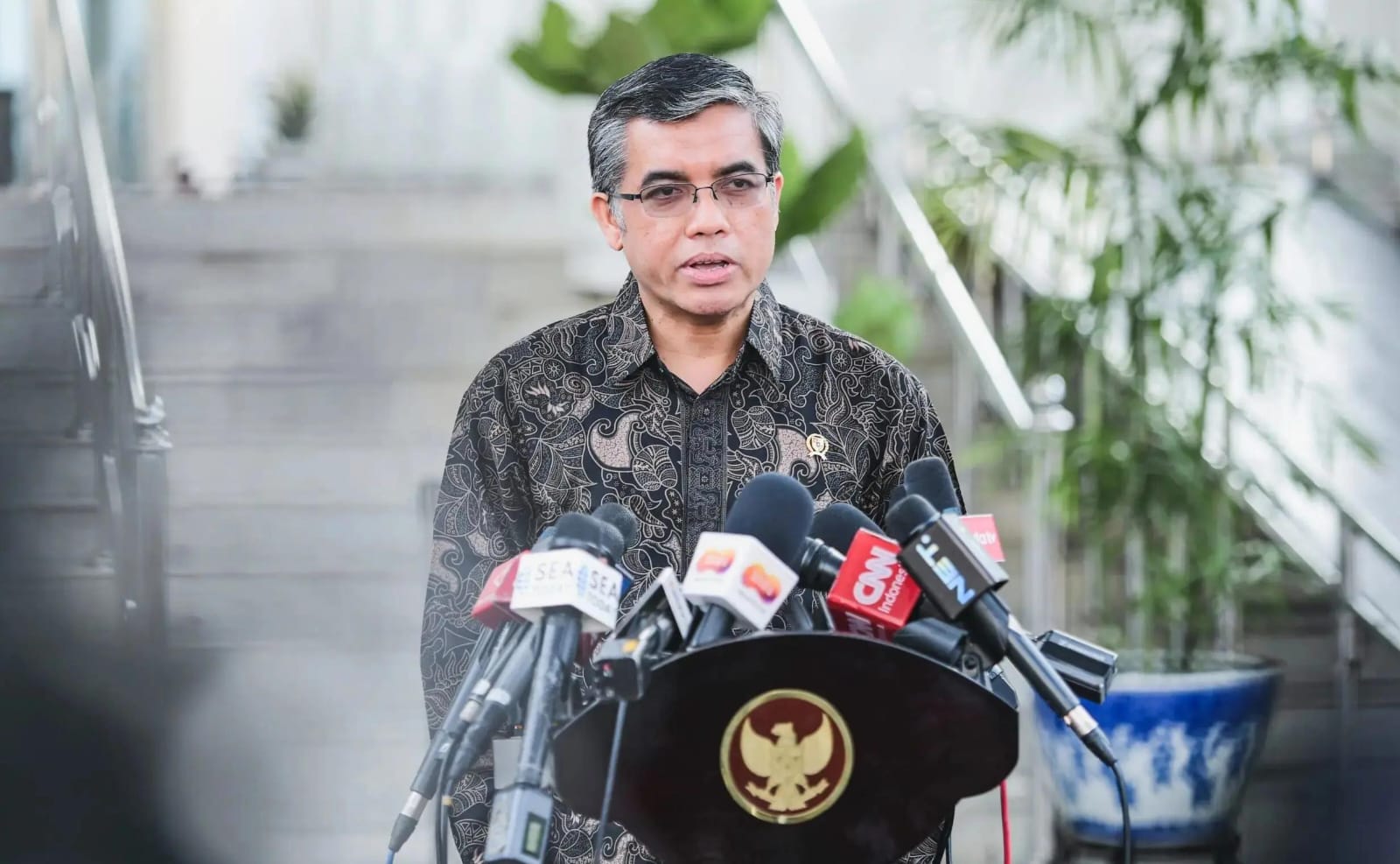 Pemerintah Bahas Kenaikan UMP 2026, Menaker: Masih Dalam Proses Kajian dan Dialog Sosial