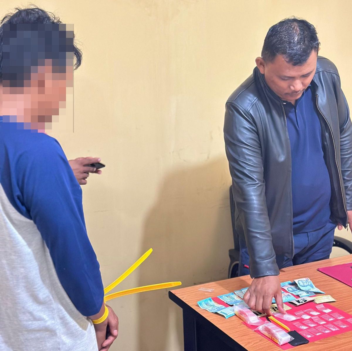 Buruh di Balikpapan Kedapatan Simpan 15 Paket Sabu di Rumahnya