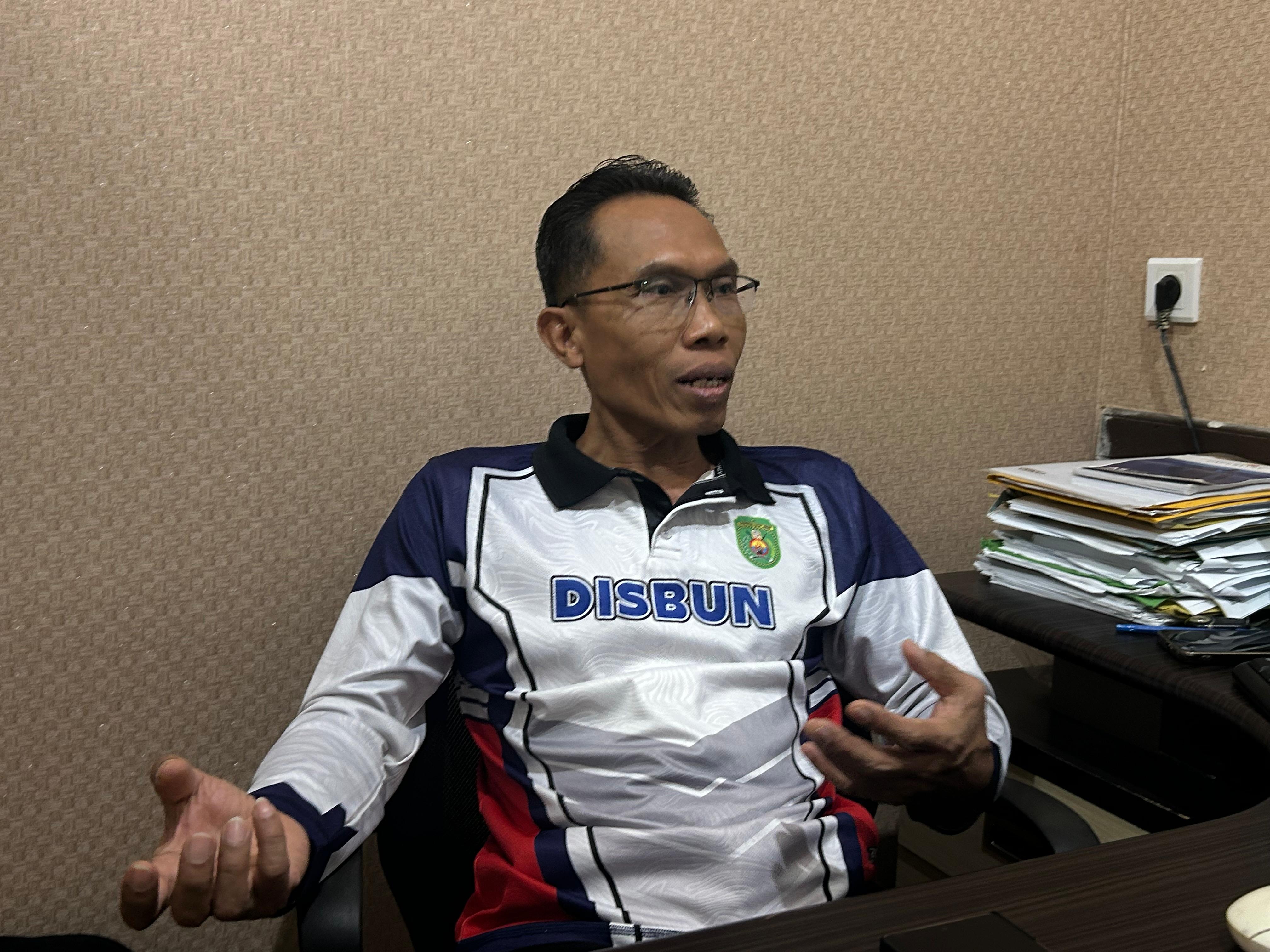 Disbun Kutim Berikan Bantuan Alat Dorong Produktivitas Petani Kakao