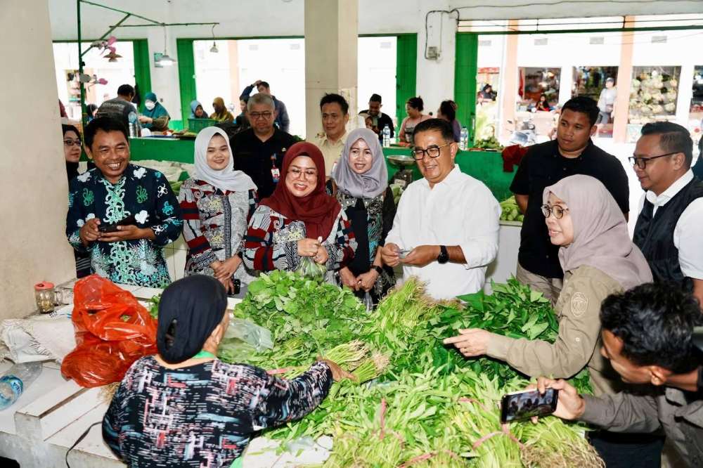 Pj Gubernur Pastikan Stok Bahan Pokok Aman Jelang Nataru 2025 di Samarinda