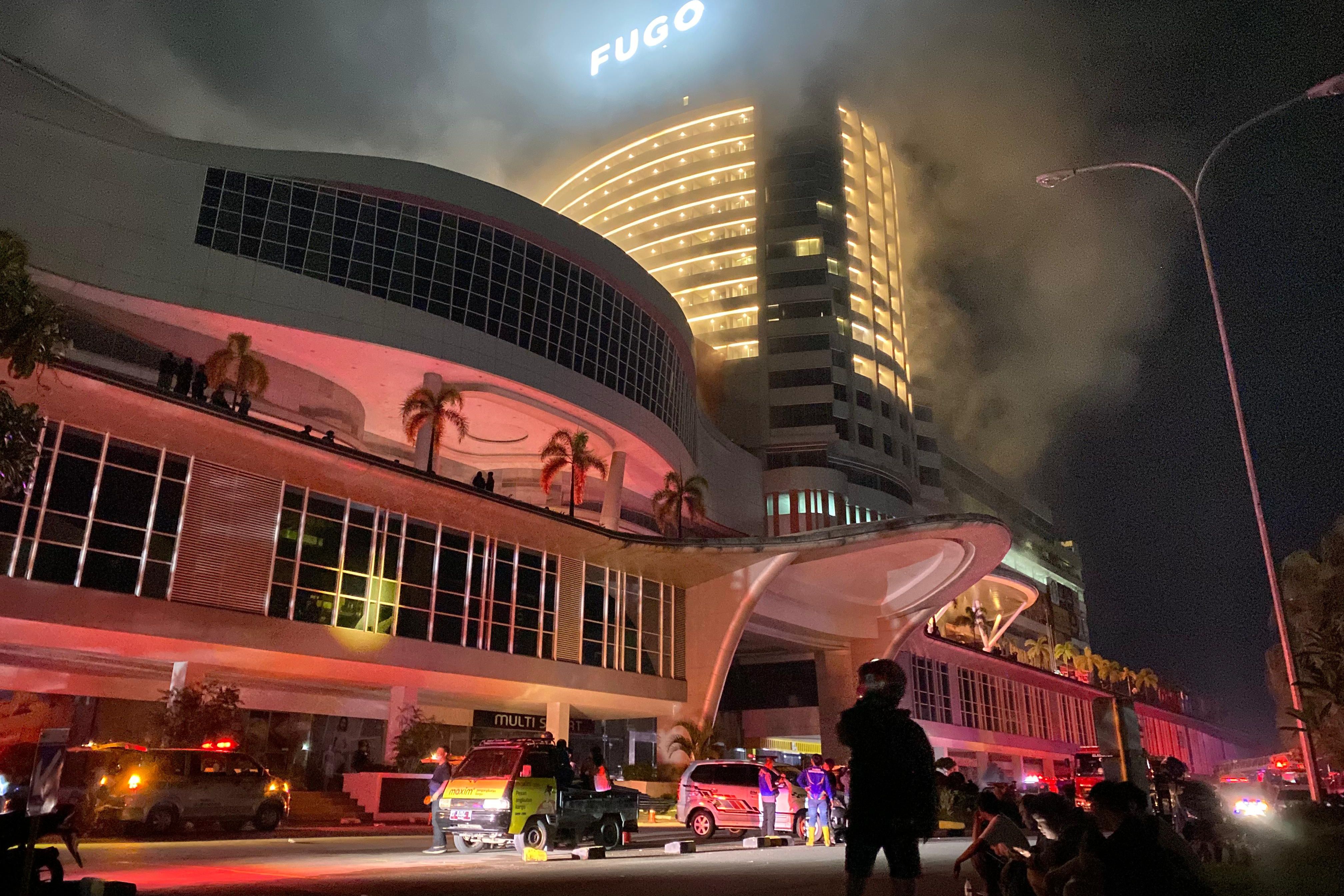 Breaking News! Big Mall Samarinda Terbakar, Sejumlah Karyawan Masih Terjebak di Dalam