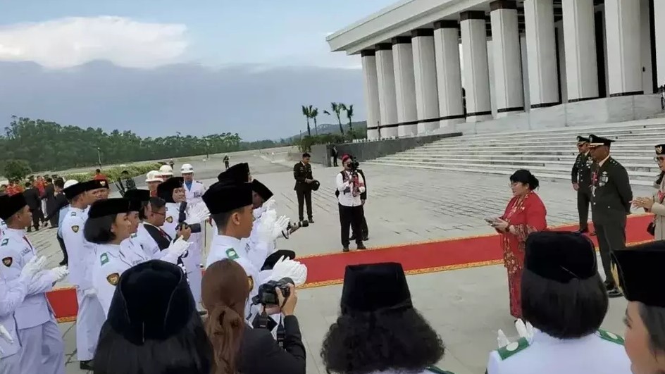 Pembawa Baki Sang Saka Merah Putih di IKN, Pelajar Putri asal Kaltim