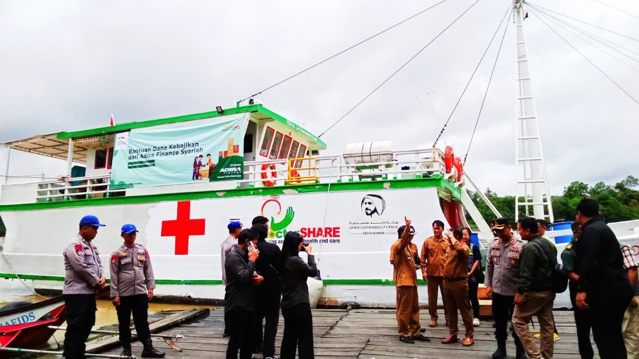 Layanan Rumah Sakit Apung dr Lie Jangkau Pedalaman Kubar melalui Sungai Mahakam