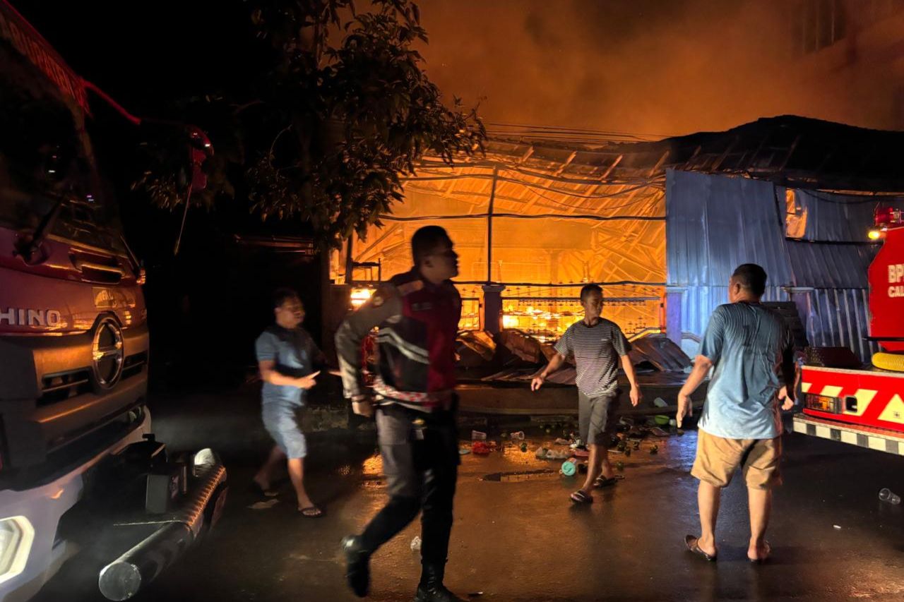 Si Jago Merah Lahap Satu Bangunan di Rinding, Berau