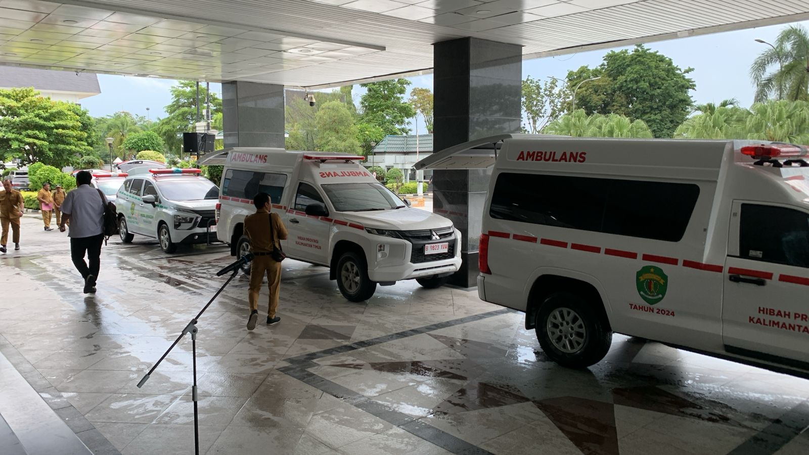 Pemprov Kaltim Hibahkan 22 Kendaraan Mobil dan Ambulans untuk Sektor Kesehatan