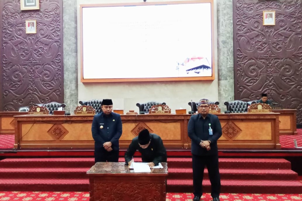 Golkar Abstain saat Fraksi-fraksi DPRD Kutai Barat Sampaikan Pendapat Akhir APBD 2026