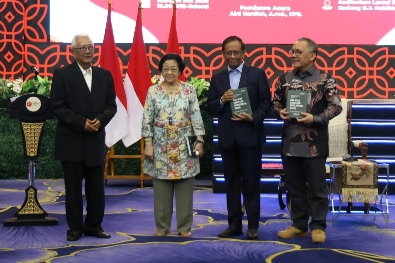 Megawati Mendadak Membahas Ijazah Palsu di Acara Peluncuran Buku, Sindir Jokowi?