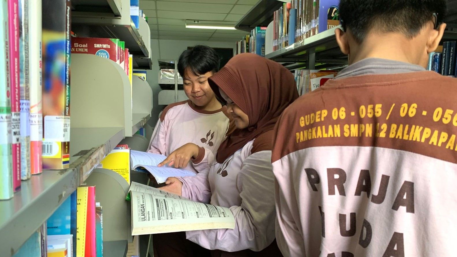 Dari Novel Populer hingga Wifi Gratis, Perpustakaan Balikpapan Jadi Tempat Favorit Anak Muda