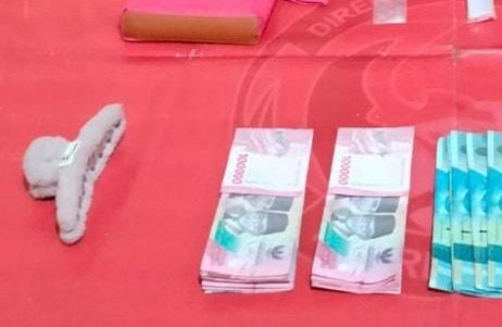 Diduga Pengedar, Wanita di Paser Sembunyikan Sabu di Jepit Rambut Saat Digeledah Polisi