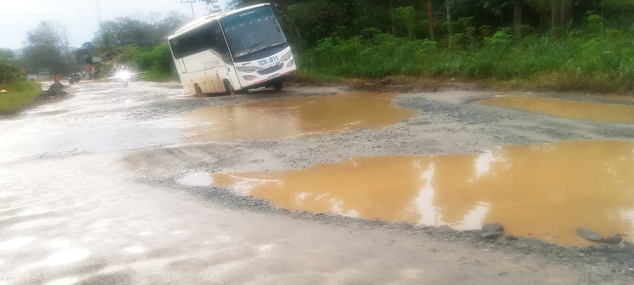 Jalan di Sendawar Rusak Parah, Warga Desak BBPJN Kaltim Segera Bertindak