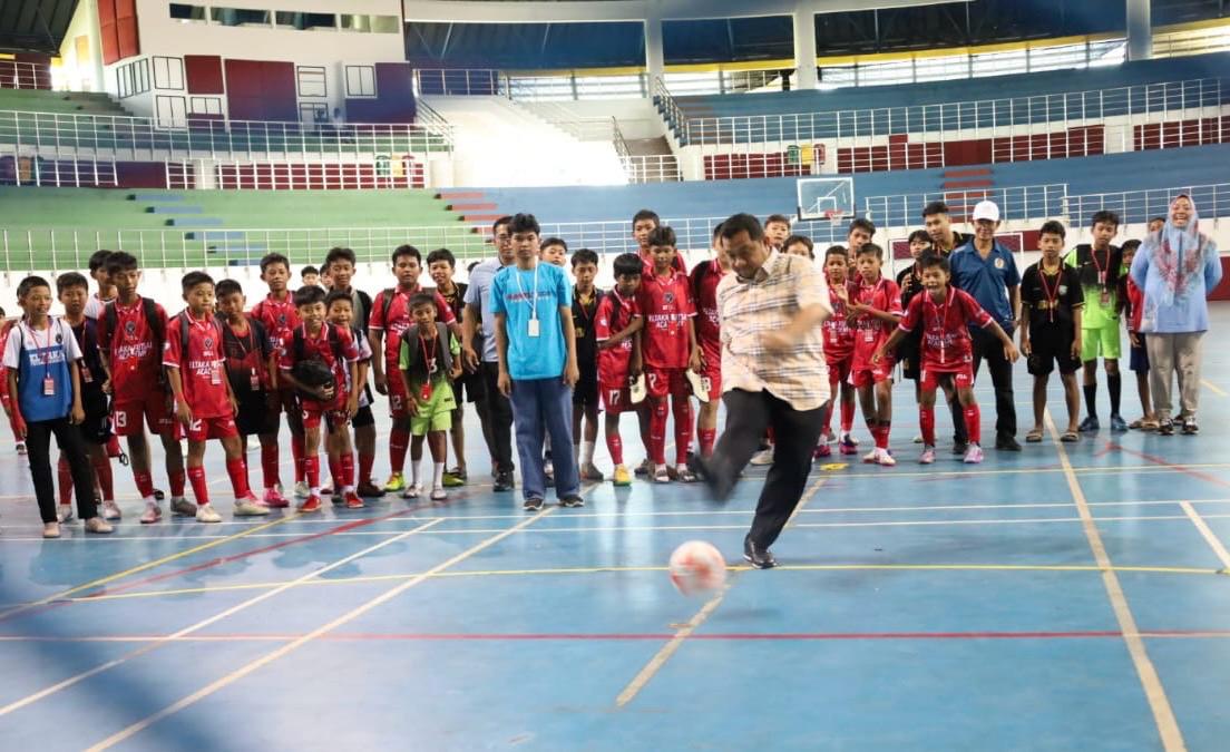 Bupati PPU Mudyat Noor Buka Liga Futsal Bupati Series 2025