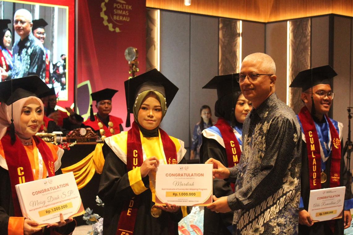 Berau Coal Mantapkan Komitmen Bangun SDM Berau, Cetak 72 Lulusan Politeknik Siap Kerja
