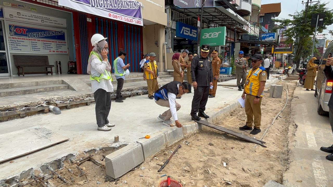  Wawali Balikpapan Kecewa dengan Kontraktor Trotoar Ahmad Yani, Minta Jumlah Pekerja Ditambah 