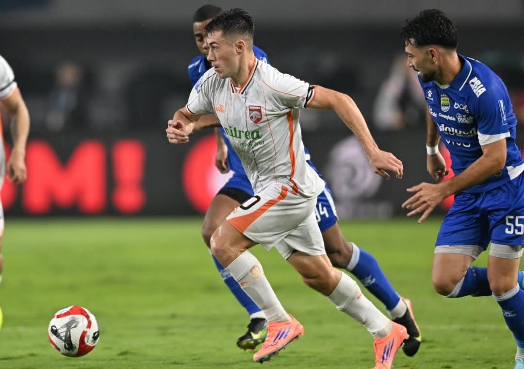 Skor Akhir 3-1, Persib Bandung Sukses Berikan Kekalahan Kedua Bagi Borneo FC