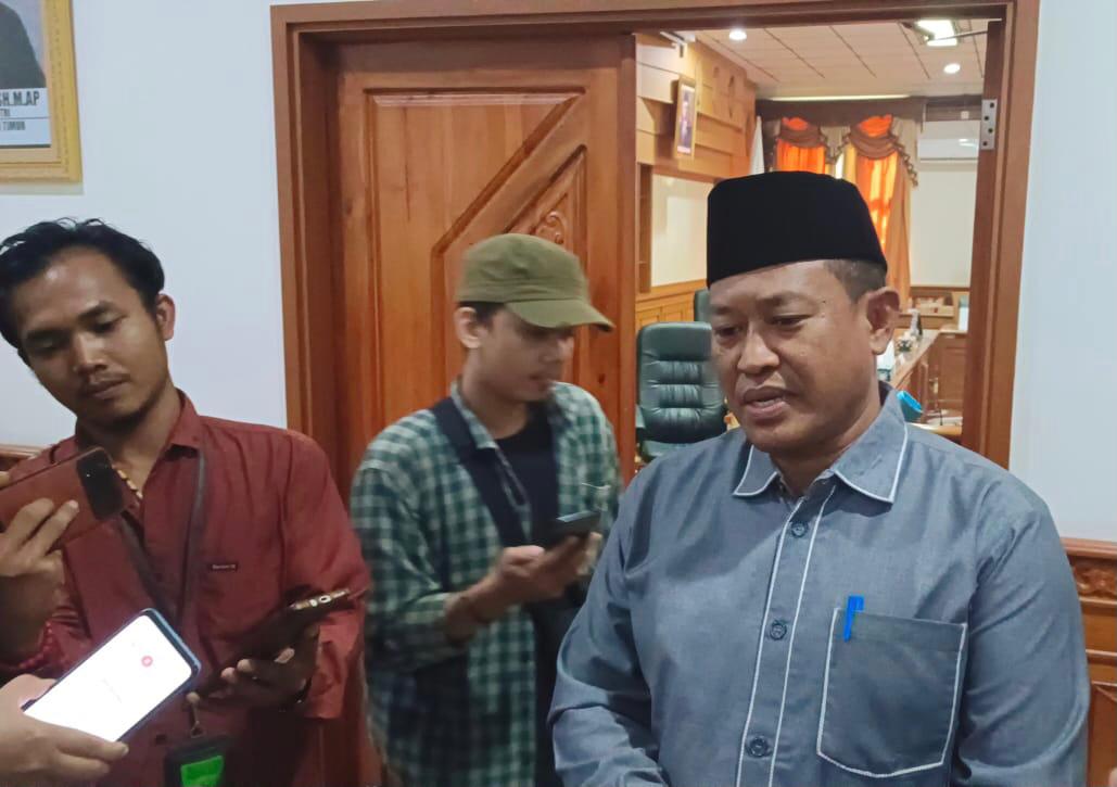 Menduga Sungai Tercemar Akibat Aktivitas Tambang, Warga Pengadaan Lapor ke Dewan