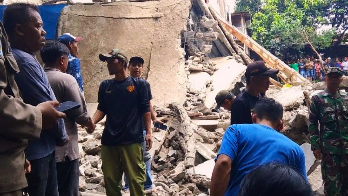 Bangunan Majelis Taklim Ambruk, Ratusan Orang Jadi Korban saat Perayaan Maulid Nabi di Bogor