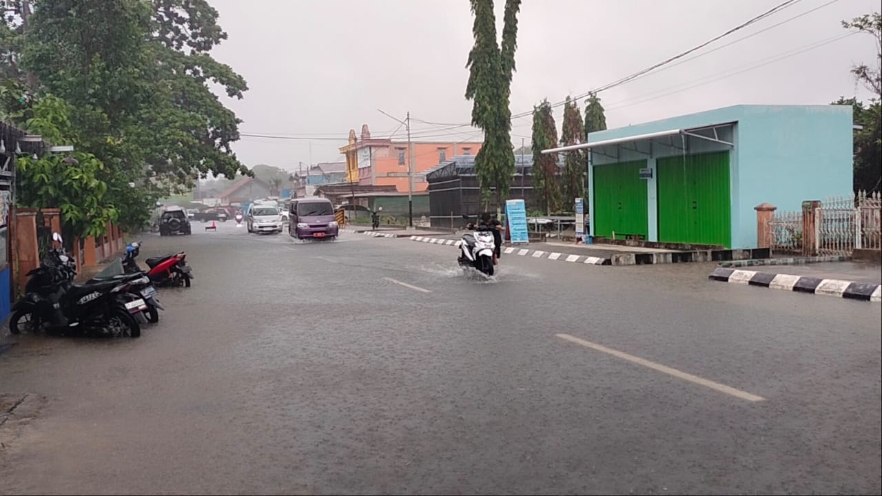 Tanah Grogot Dilanda Banjir Usai Diguyur Hujan Selama 2 Jam