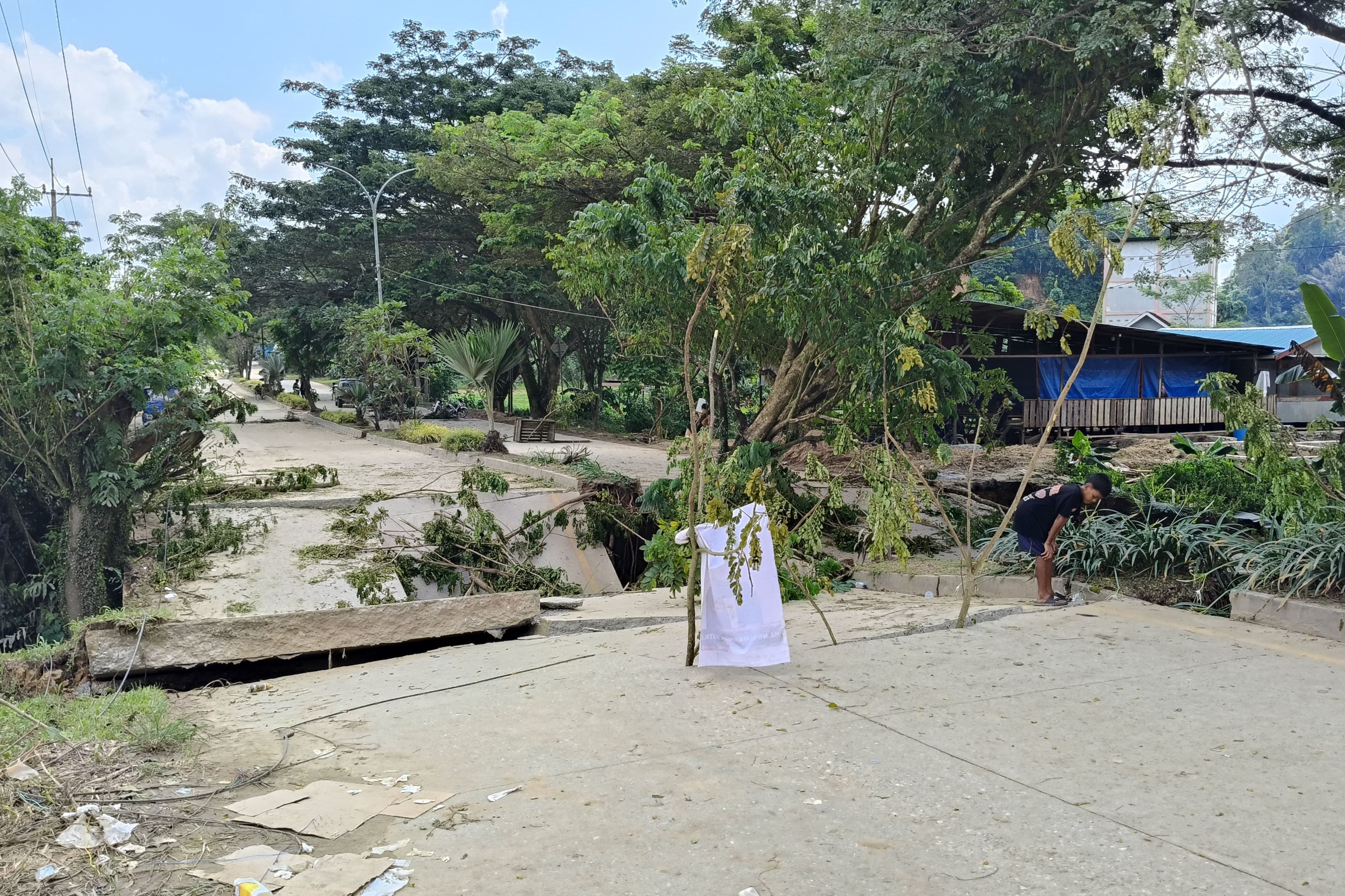 Jalan Penghubung Samarinda-Balikpapan Ambles, Pemerintah Siapkan Jembatan Darurat