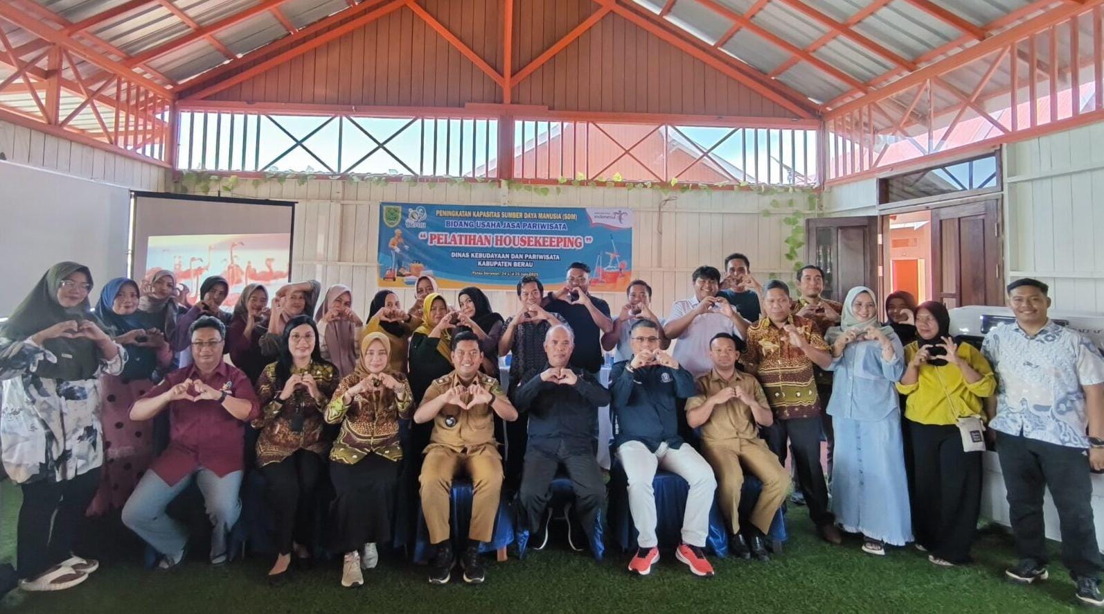 Pelatihan Housekeeping di Pulau Derawan Dorong Layanan Wisata Sesuai Standar Nasional