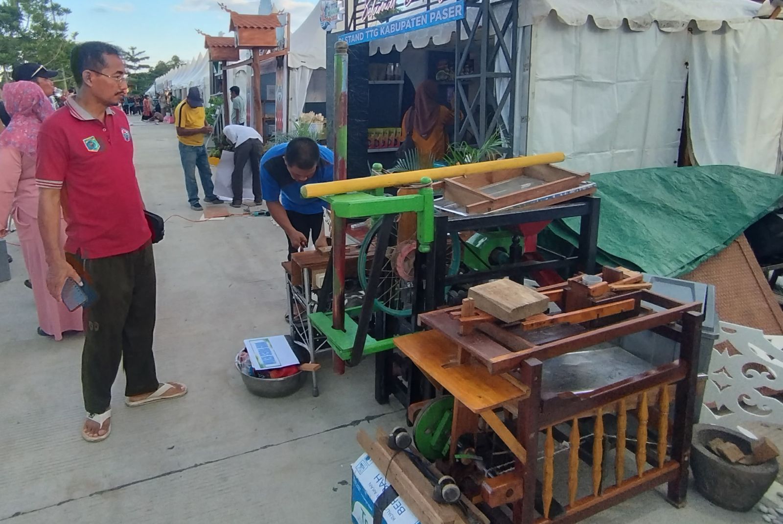 Stand TTG Paser Pamerkan Alat Pembakar Sampah Ramah Lingkungan