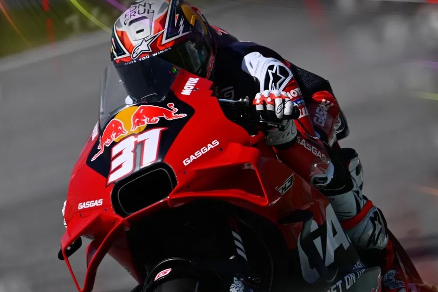 Pedro Acosta Bikin Kejutan di Tes Resmi MotoGP Sepang, Marc Marquez Crash