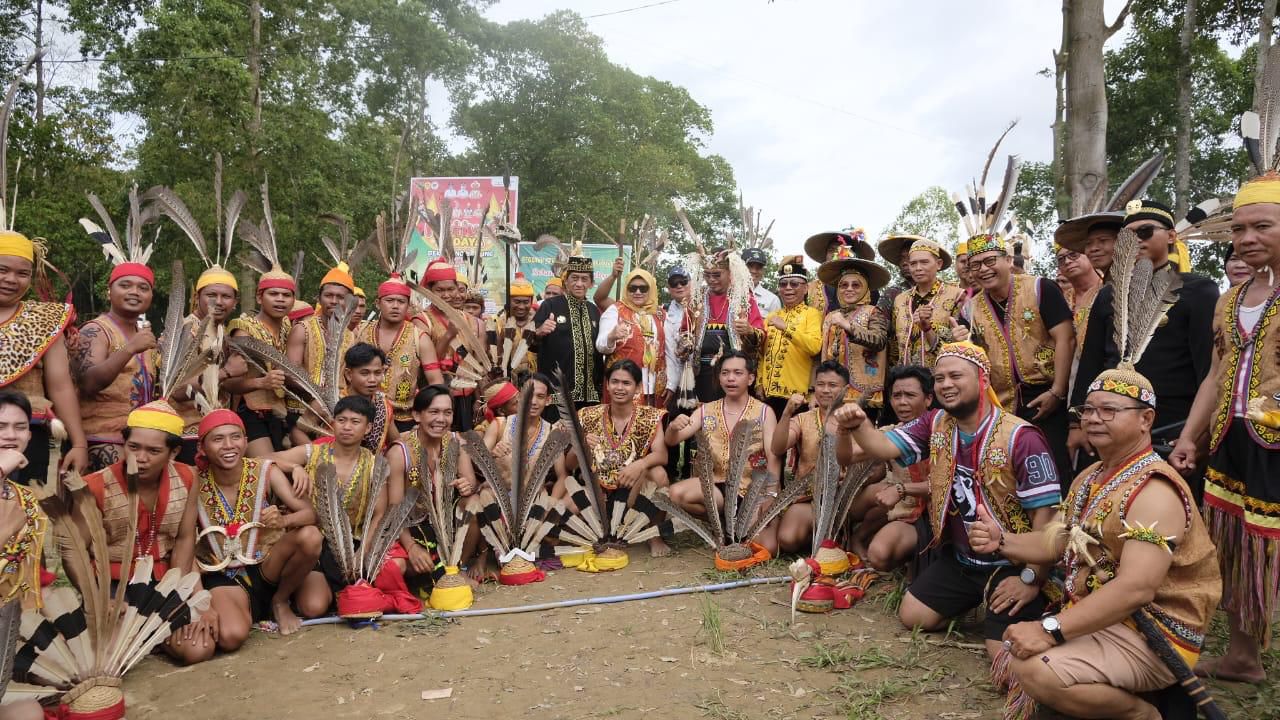 Turut Sukseskan Bekudung Batiung, PT Berau Coal Dukung Pelestarian Budaya dan Adat