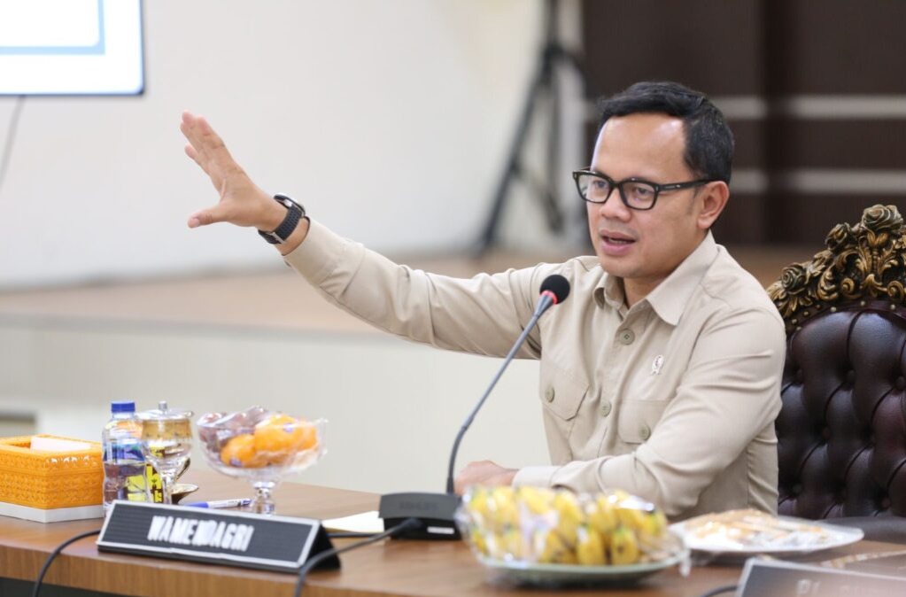 Wamendagri Minta Kepala Daerah Tak Ragu Tindak Ormas Bermasalah dan Melanggar Hukum