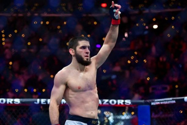 Islam Makhachev Rebut Juara Kelas Welter UFC, Kalahkan Juara Bertahan Maddalena