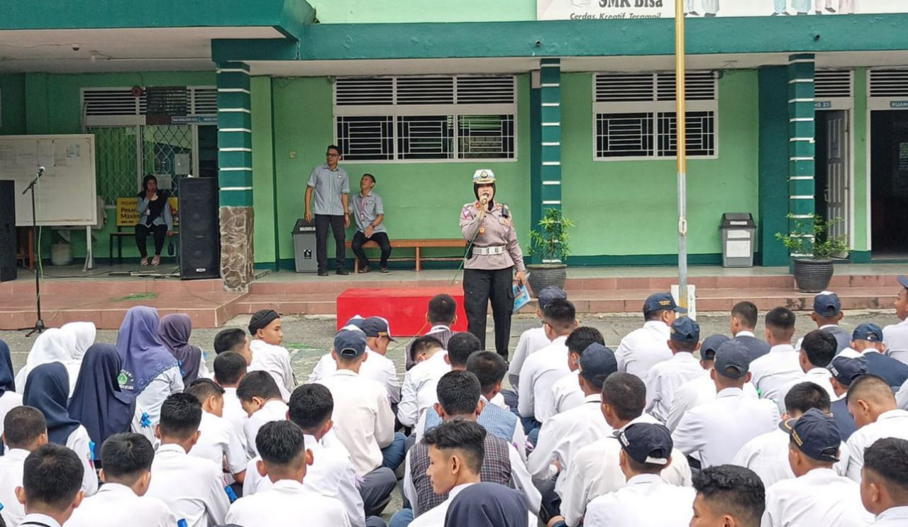 Bangun Kedekatan dengan Pelajar, Polantas Gelar Sosialisasi di SMK Kartika Balikpapan