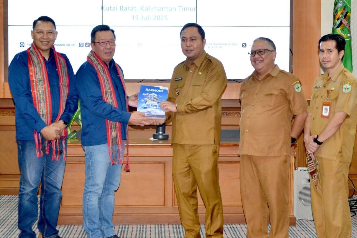 6 Guru Muda Ditugaskan di Pedalaman Kutai Barat, Bupati Edwin Sebut Mereka Inspirasi Perubahan