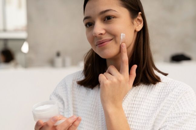 Cara yang Tepat Mengaplikasikan Pelembap Agar Hasil Optimal