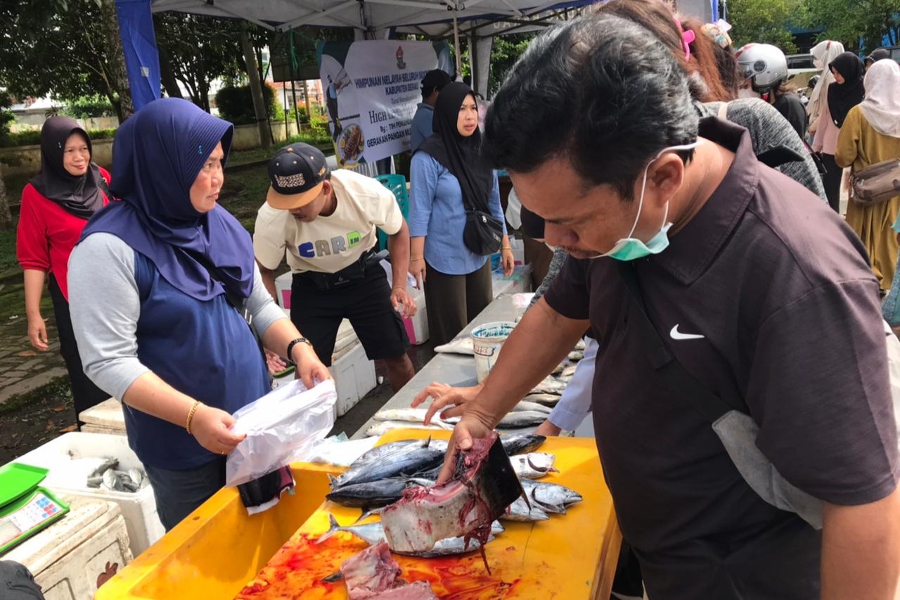 Penjualan Tembus 5 Ton  di GPM, TPI Sambaliung Agendakan Pasar Ikan Murah Bulanan
