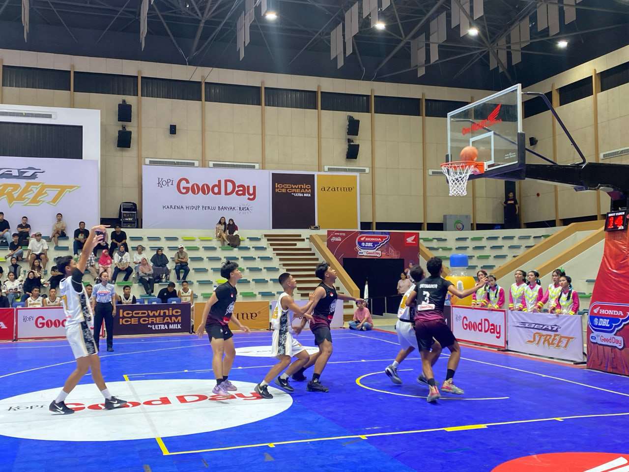  Rival Panas Ibu Kota di Honda DBL Samarinda 2025: SMAN 3 Samarinda Taklukkan SMKN 1 Balikpapan 