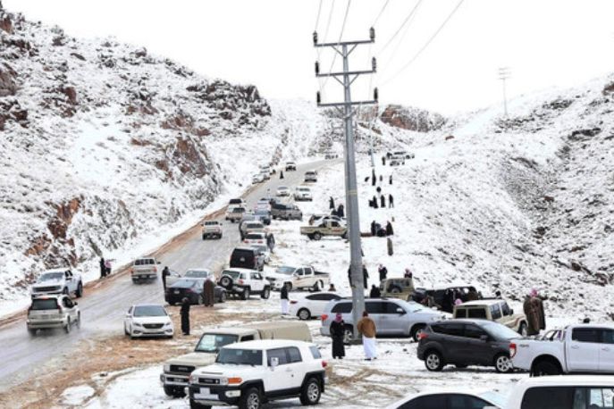 Suhu Turun hingga Minus 4 Derajat Celcius, Wilayah Utara Arab Saudi Diselimuti Salju