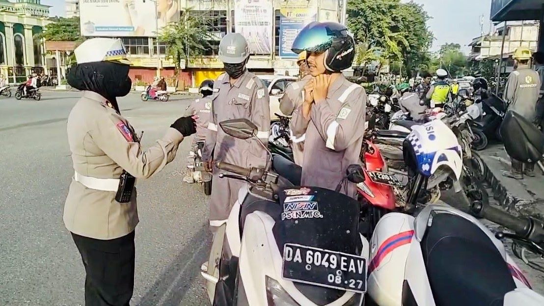 Razia Helm Proyek dan Kendaraan Angkutan Ilegal, Puluhan Pelanggar Terjaring 