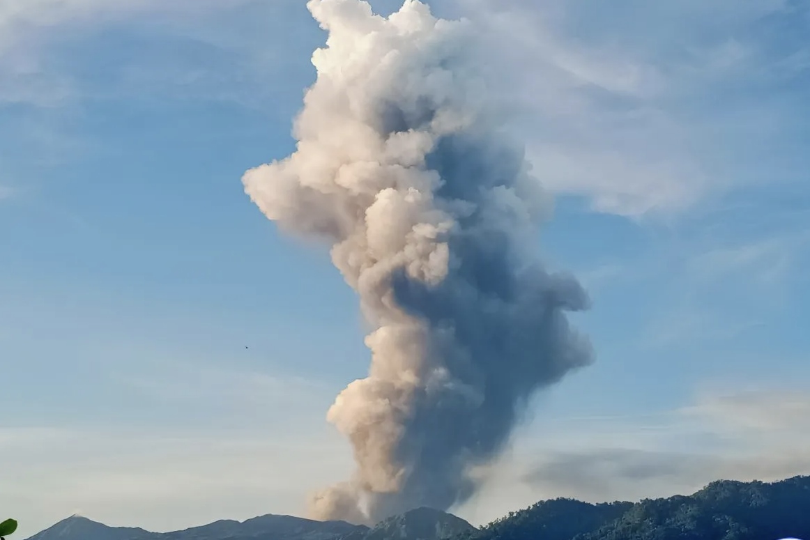 Gunung Dukono Meletus, Abu Menyembur Setinggi 4 Kilometer