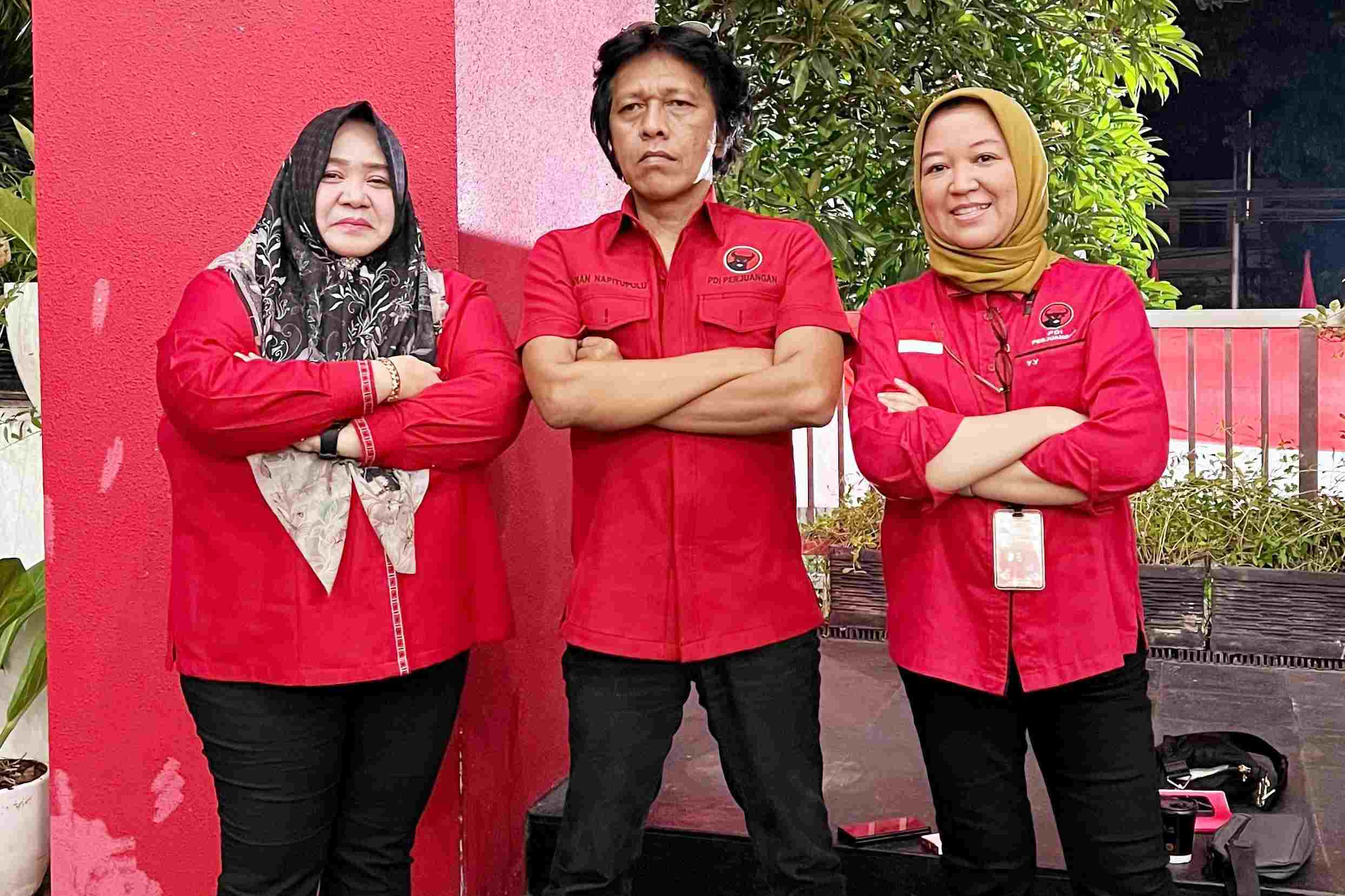 Sinyal Masitah Diusung PDIP di Pilkada Paser, Berbaju Merah dan Berpose dengan Adian Napitupulu