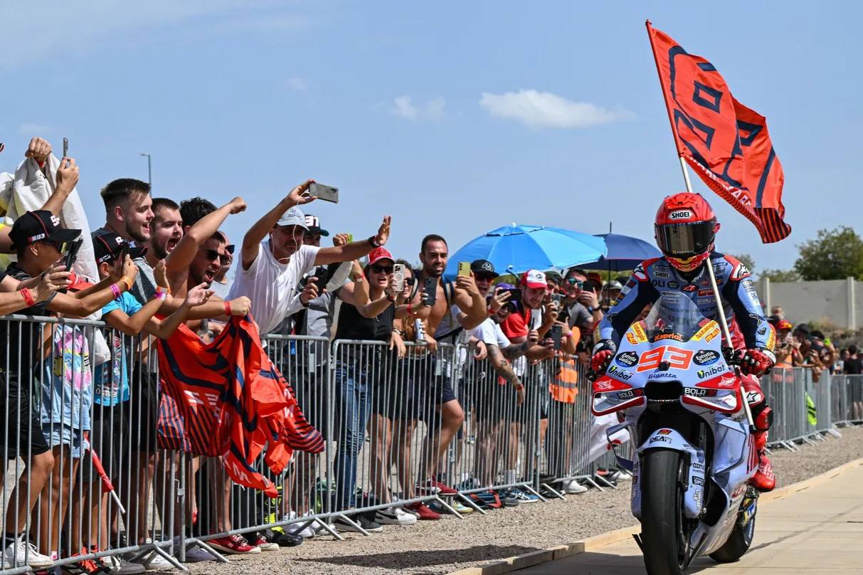 Hasil Sprint Race MotoGP Aragon: Marquez Juara, Martin Kembali ke Puncak Klasemen