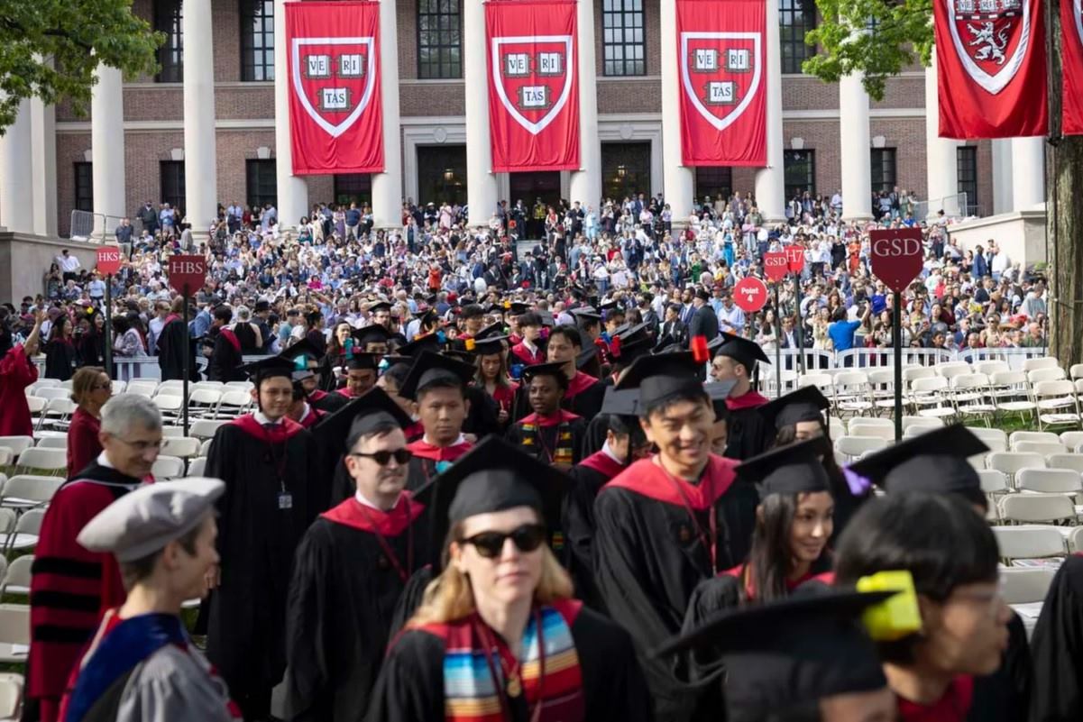 AS Blokir Pendaftaran Mahasiswa Asing di Harvard, China Meradang