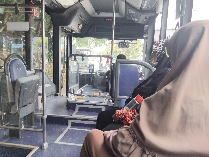 Menjelajah Kota dengan BCT di Hari Kerja, Sunyi dan Damai di Jalanan 