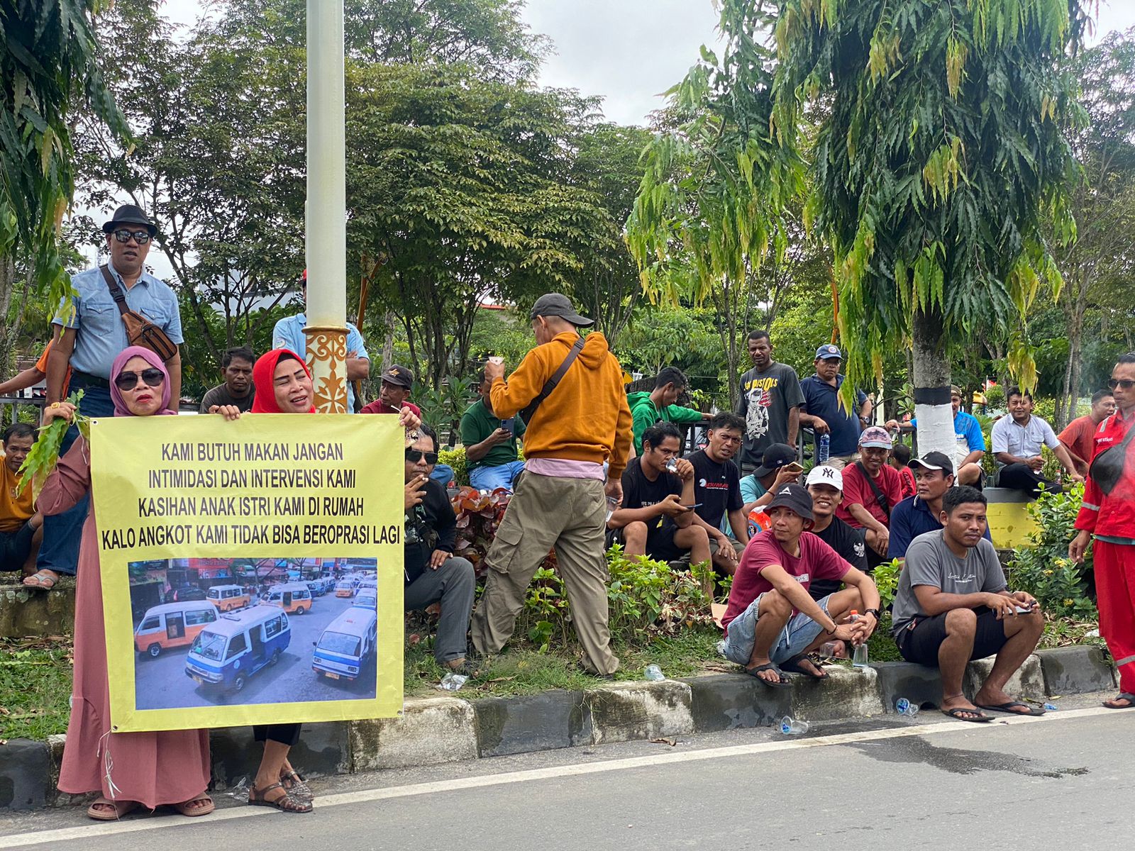 Sopir Angkot di Balikpapan Kembali Unjuk Rasa, Pengoperasian Bacitra Dihentikan Lagi