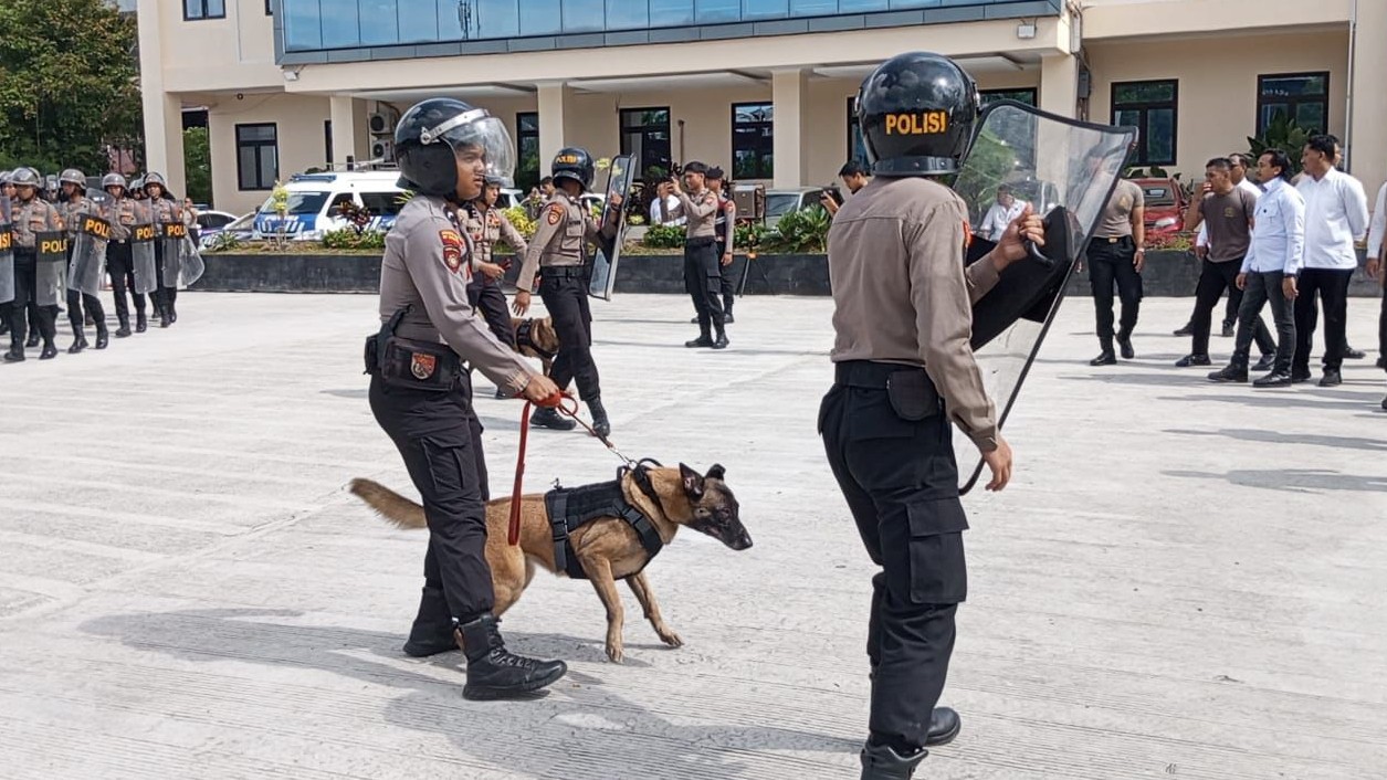 Luna Maya Bekerja untuk Polisi, Jadi Andalan Ditsamapta Polda Kaltim Hadapi Aksi Massa