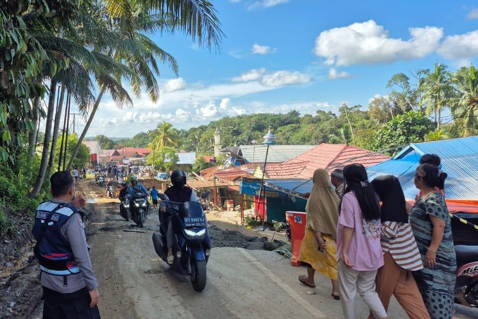 21 Rumah Warga Terdampak Longsor di KM 28 Jalan Poros Samarinda-Balikpapan 