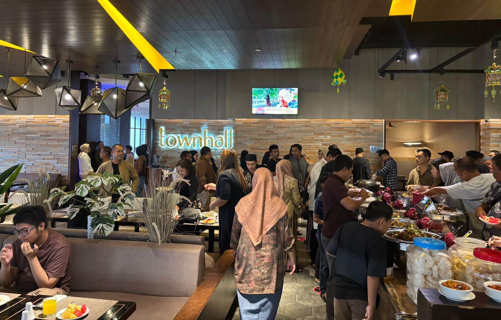 Hotel Midtown Samarinda Hadirkan Blessful Ramadan, Jelajah Kuliner Nusantara dalam Satu Meja