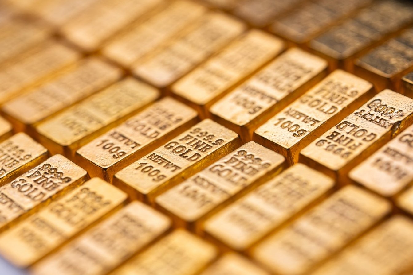 Harga Emas, 3 Januari 2026: Antam dan UBS Kompak Turun, Galery24 Stabil