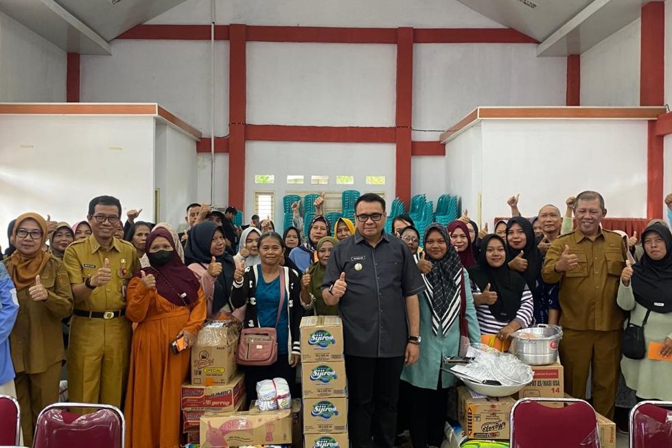 Dorong UMKM Naik Kelas, Bupati Kukar Serahkan Bantuan Peralatan