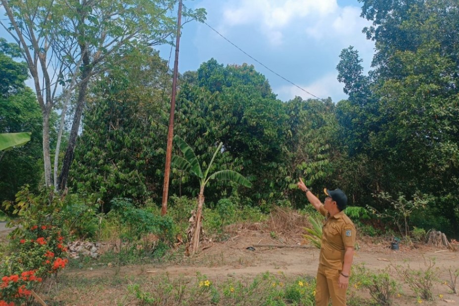 Negosiasi Buntu, 13 Rumah Warga Pasir Belengkong Gelap Tanpa Listrik
