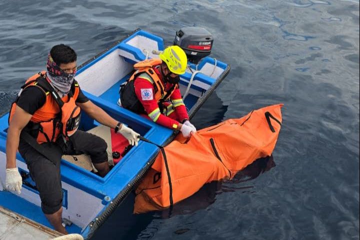 Jenazah Ke-4 ABK KM Mina Maritim 148 Berhasil Dievakuasi dari Dasar Laut Talisayan